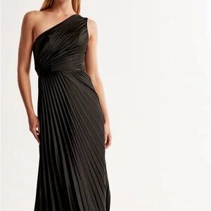 Abercrombie & Fitch Black Asymmetrical Pleated Gown